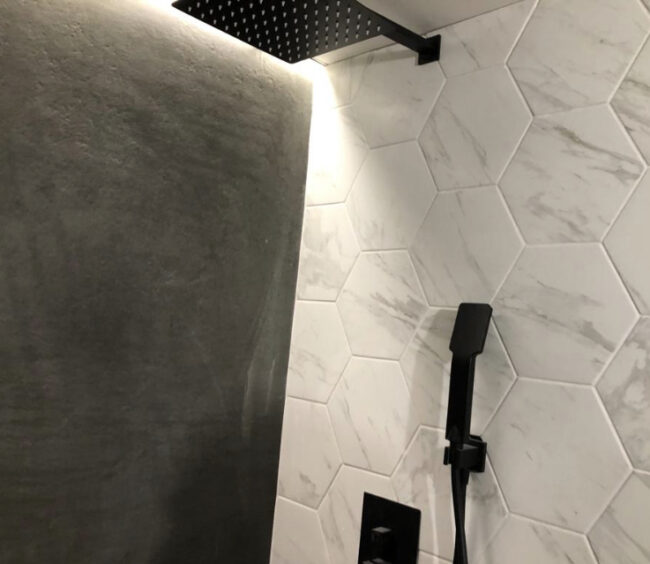 Baño porcelanico Lava Iron y Calacata