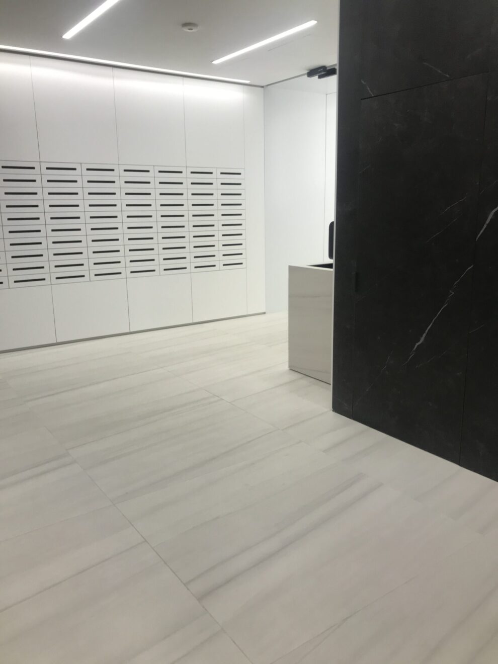 Colocación suelo oficinas Valencia